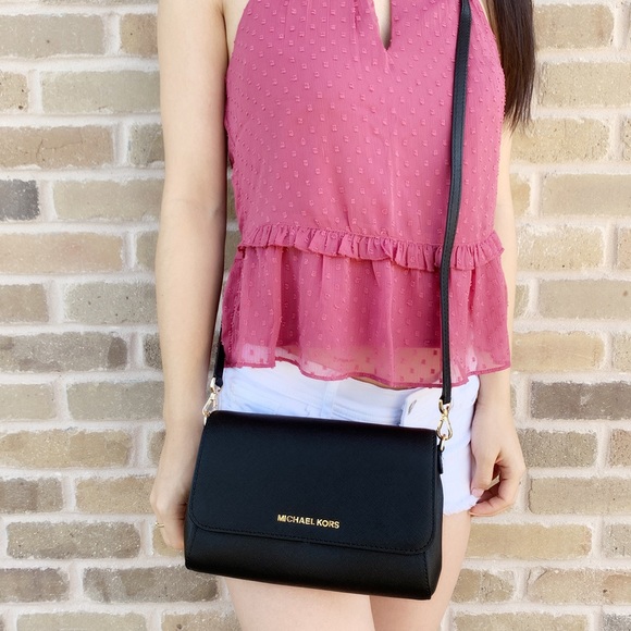 Michael Kors Handbags - ‼️SALE‼️👜💕Michael Kors medium crossbody black